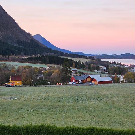 Rodseth Gardsovernatting Hytter Molde Exteriör bild