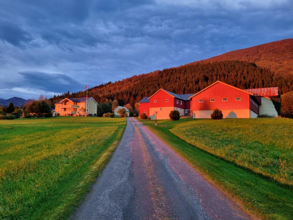 Rodseth Gardsovernatting Hytter Molde Exteriör bild
